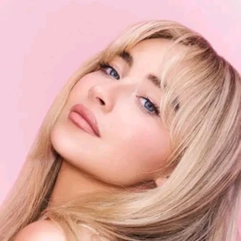 Sabrina carpenter profile image