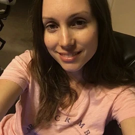 Charlotte Lucia profile image