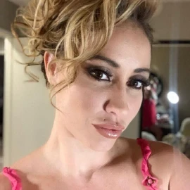 Eva notty profile image