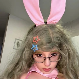 Lily Rose profile image