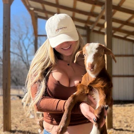 Lily Monroe profile image
