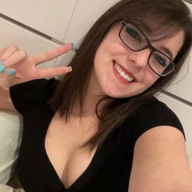 Ella Jennifer profile image