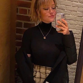 Nicole Holmes profile image