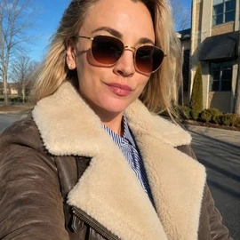 Kaley Cuoco profile image