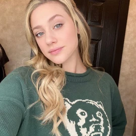 Lili Reinhart profile image
