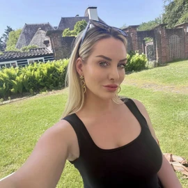 sarah moans profile image