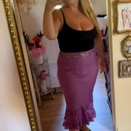Lizzie Lara profile image