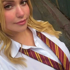 Becky Lynn profile image