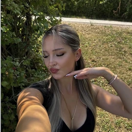 Samantha Woods profile image