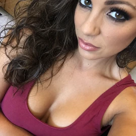 Abigail Mac profile image