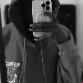 çhïñëxłçÿ profile image