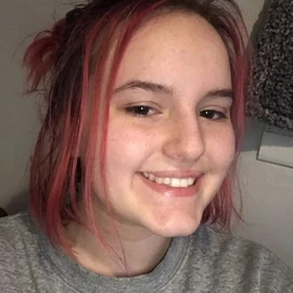 bella Thompson profile image