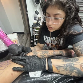 Luna RoseArtist profile image
