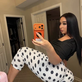 Angie Verona profile image