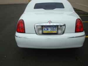 1999 lincoln town car 100" limousine - $10,995 thumbnail 2
