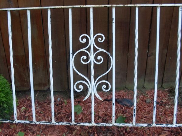 iron railing - $150 thumbnail 2