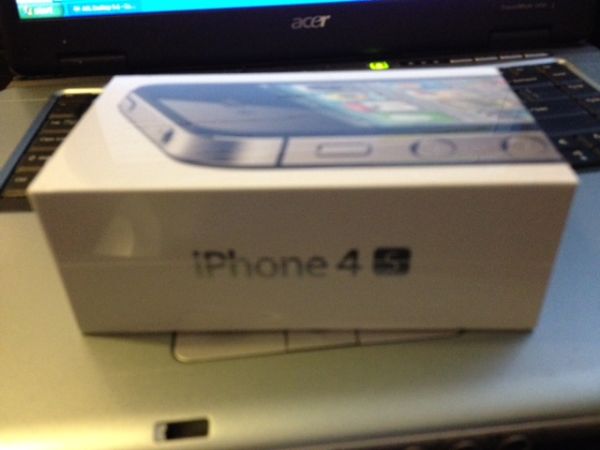 apple iphone4s 16gb trade for ipad - $350 thumbnail 4
