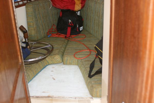 27' sail boat - $2,800 thumbnail 4