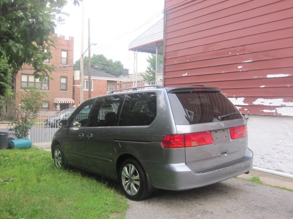honda odyssey - $3,700 thumbnail 4