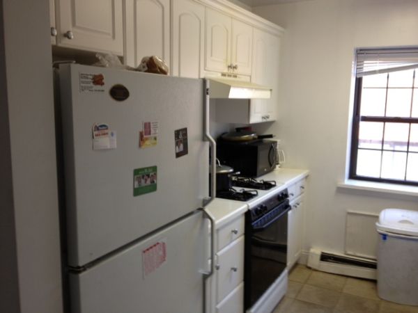 $950 / 2br - spacious room for rent thumbnail 4