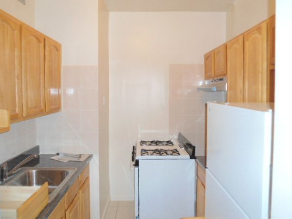2br - 1000sqft - *** newly renovated 2 bedroom apartment just compleated**** thumbnail 4