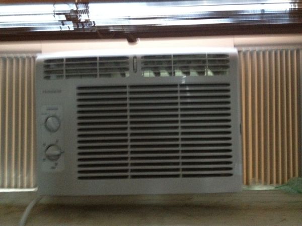 hurry up - moving sale 2 weeks only - $100 thumbnail 3