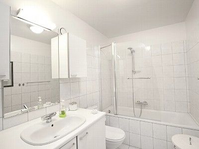 $60 / 1br - 1br - neat one bedroom clean apartment (east village) thumbnail 2