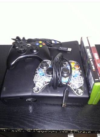 xbox 360 good working condition - $300 thumbnail 2