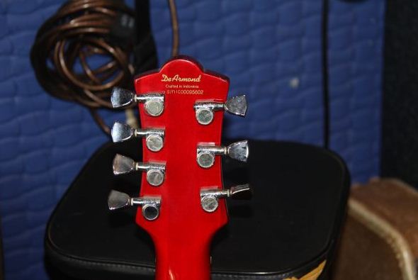 7 strings de armand guitar - $375 thumbnail 4