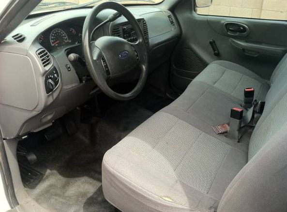 > 2004 ford f150 xl < one owner, clean title, drives great! - $4,600 thumbnail 4