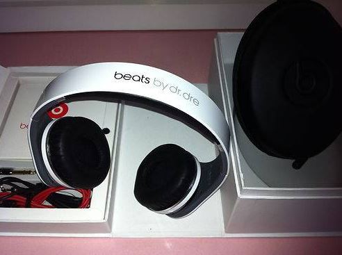 white monster beats studio headphones brand new!!! - $150 thumbnail 3