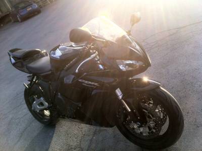 2006 honda cbr 1000 rr with 13k only - $6,500 thumbnail 4