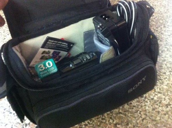 ultra-compact hdr-cx130 handycam camera - $190 thumbnail 4