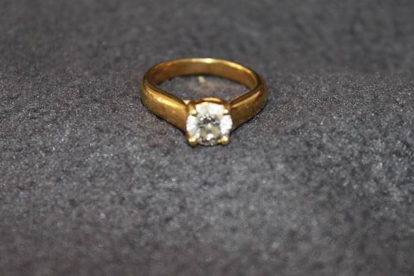 amazing 1.08 carat engagement ring - $6,000 thumbnail 2