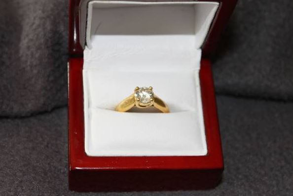 amazing 1.08 carat engagement ring - $6,000 thumbnail 3