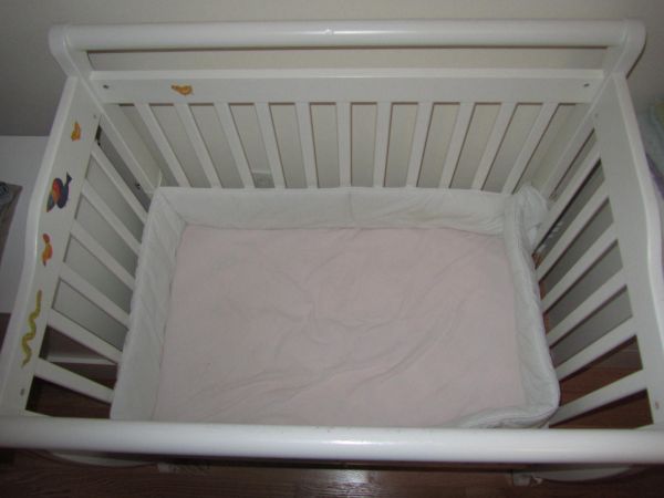 baby crib - $230 thumbnail 2