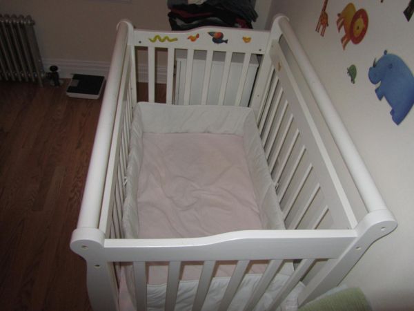 baby crib - $230 thumbnail 3