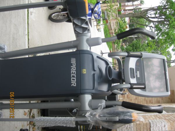 precor elliptical amt 885 - $6,500 thumbnail 2