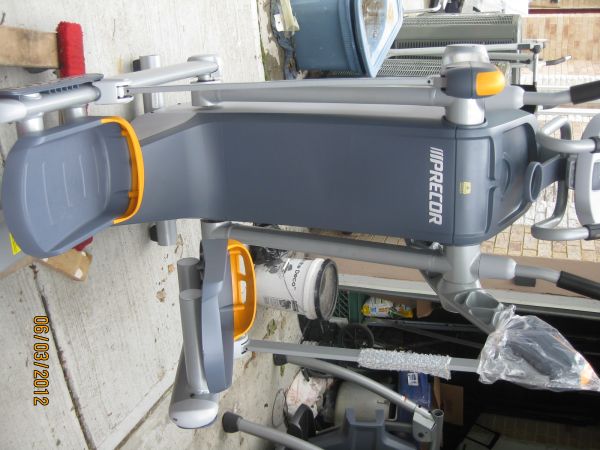 precor elliptical amt 885 - $6,500 thumbnail 4