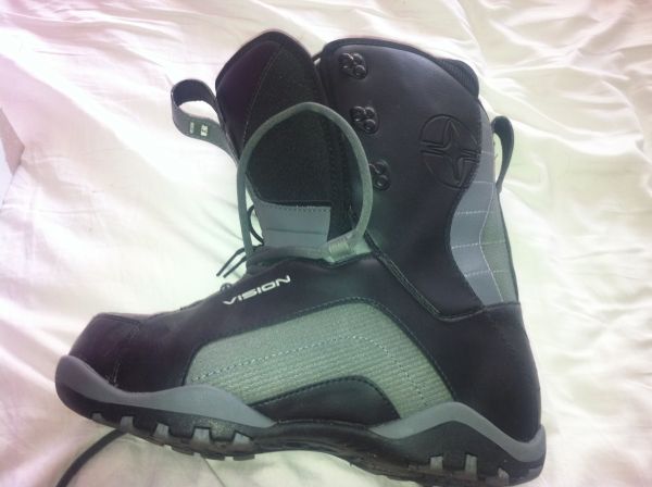 snow board "never used" agressor size 11 black - $300 thumbnail 2