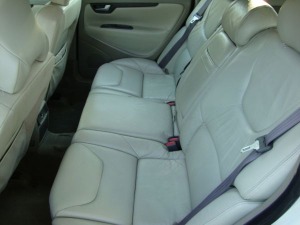 2001 volvo v70 2.4t - $4,000 thumbnail 4