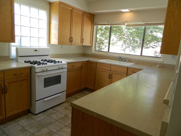 $1,495 / 3br - 1500sqft - moving special thumbnail 2