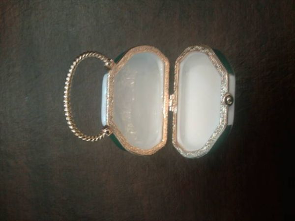 18th century gold porcelain jewelry box - $50 thumbnail 2