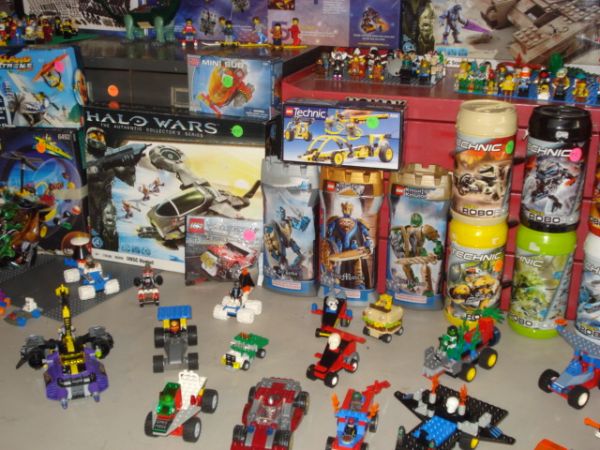 tons of lego's - $5 thumbnail 4