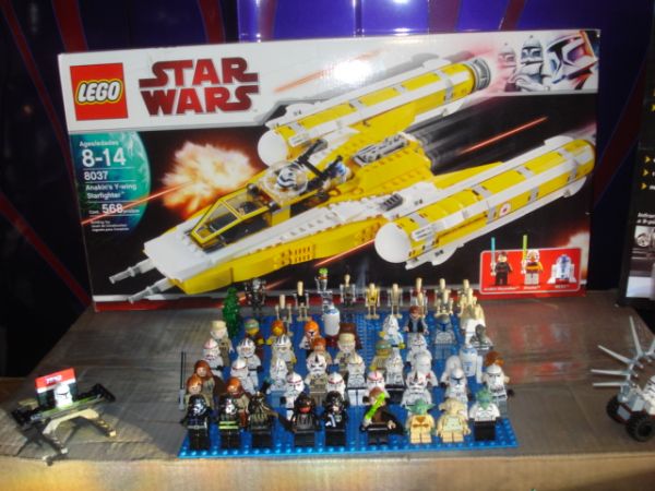 tons of lego's - $5 thumbnail 2