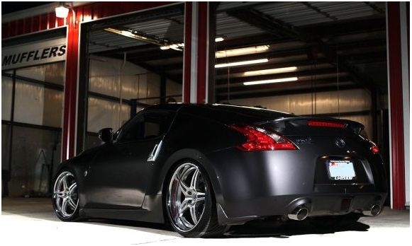 2010 nissan 370z 20k miles - $31,500 thumbnail 3