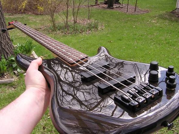 ibanez bass guitar with a hardshellcase - $300 thumbnail 3
