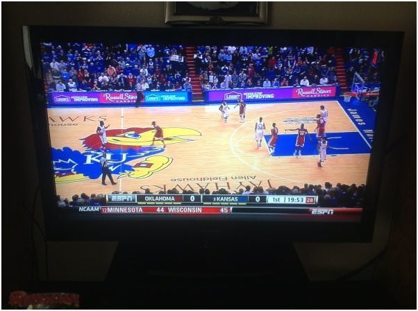 hisense 42" lcd hdtv - $300 thumbnail 2