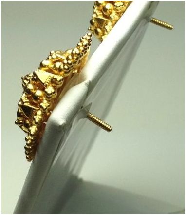 22 kt yellow gold earrings - $1,200 thumbnail 3