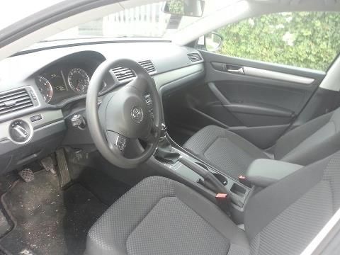 2012 white vw passat se 5 speed - $11,900 thumbnail 3